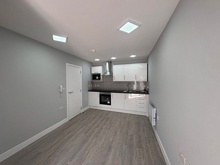 1 Bedroom Flat To Rent In Godstone Road, Kenley, CR8