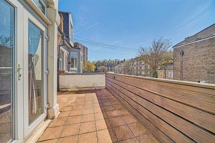 2 Bedroom Flat To Rent In Floyd Road, Charlton, SE7