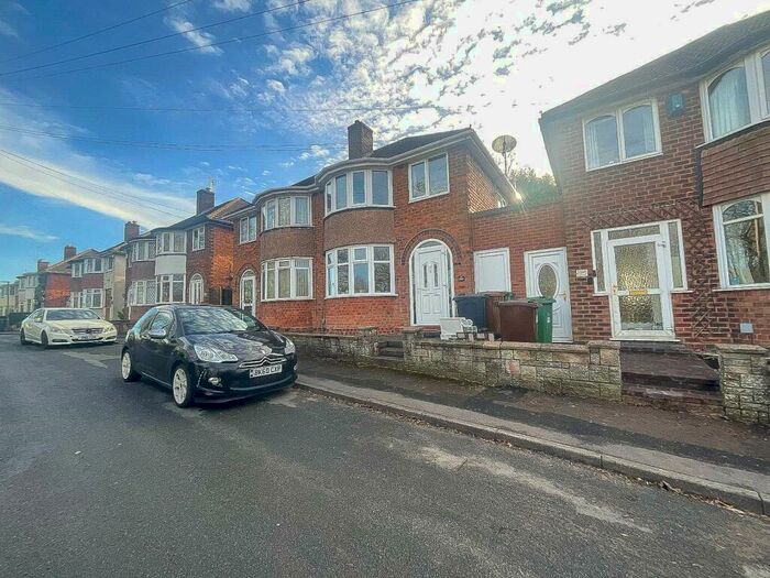 3 Bedroom Semi-Detached House For Sale In Coventry Road, Sheldon, Birmingham, West Midlands, B26