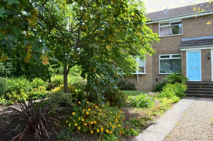 2 Bedroom Terraced House To Rent In Lincoln Grove, Harrogate, HG3