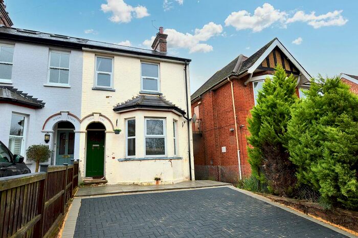 3 Bedroom Semi-Detached House To Rent In Waverley Road, St Albans, AL3