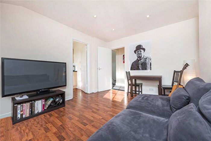1 Bedroom Terraced House To Rent In Mornington Terrace, Camden, NW1
