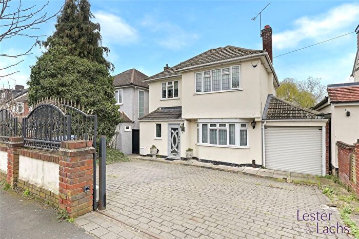 3 Bedroom Detached House For Sale In Lechmere Avenue, Chigwell, IG7