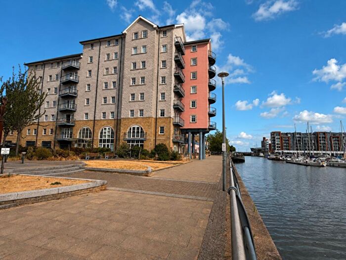 2 Bedroom Apartment For Sale In Lower Burlington Road, Portishead, Bristol, Somerset, BS20