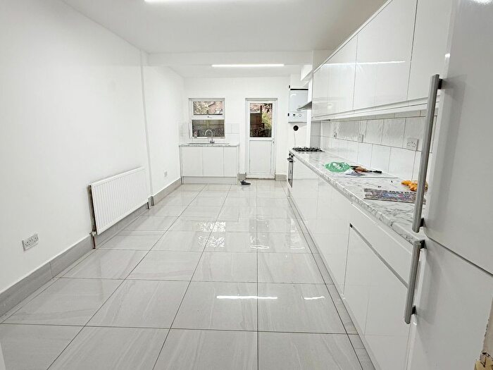 5 Bedroom Terraced House To Rent In Linscott Road, Hackney, E5