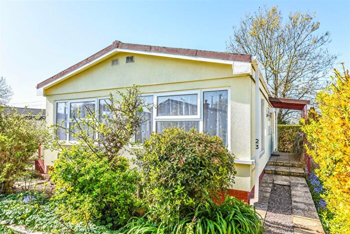 2 Bedroom Mobile/park Home For Sale In Berkeley Vale Park, Berkeley, GL13