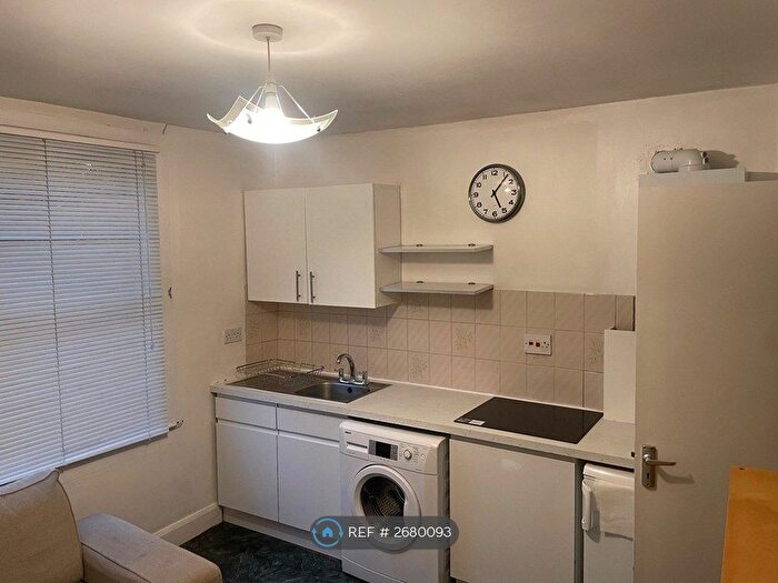 1 Bedroom Flat To Rent In Cricklewood, London, NW2