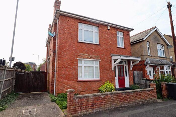 4 Bedroom Detached House For Sale In North Gate, Bletchley, Milton Keynes, MK2