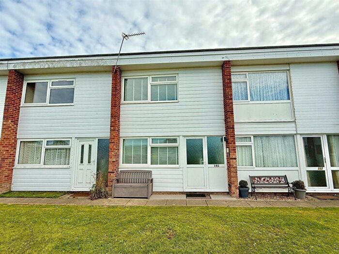 2 Bedroom Chalet For Sale In Beach Road, Scratby, NR29