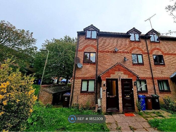 2 Bedroom Maisonette To Rent In Ivatt Walk, Banbury, OX16