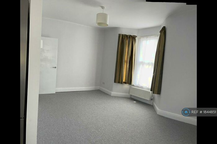 1 Bedroom Flat To Rent In Forest Gate, London, E7