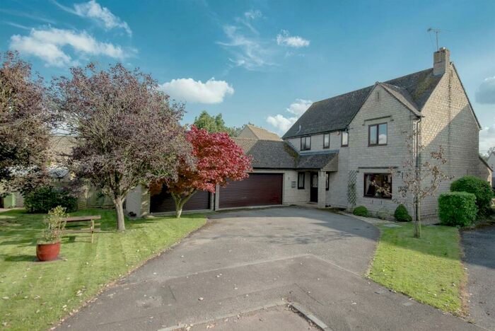 4 Bedroom Detached House For Sale In Kings Meadow | Crudwell, SN16