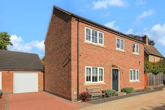 3 Bedroom Detached House For Sale In Monarch Gate, Rushden, NN10