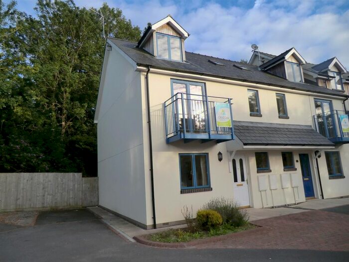 3 Bedroom Property To Rent In Rocky Park, Pembroke, SA71