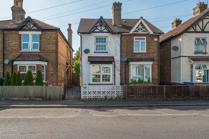 3 Bedroom Semi-Detached House For Sale In Lower Road, Orpington, BR5