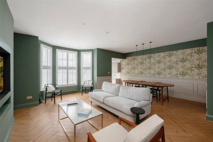3 Bedroom Flat For Sale In Petersham Mews, London, SW7
