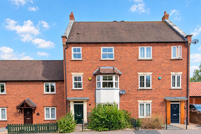 4 Bedroom Town House For Sale In School Road, Mawsley, Kettering, NN14