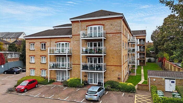 2 Bedroom Flat For Sale In Tonbridge Road, The Coach Yard, ME16