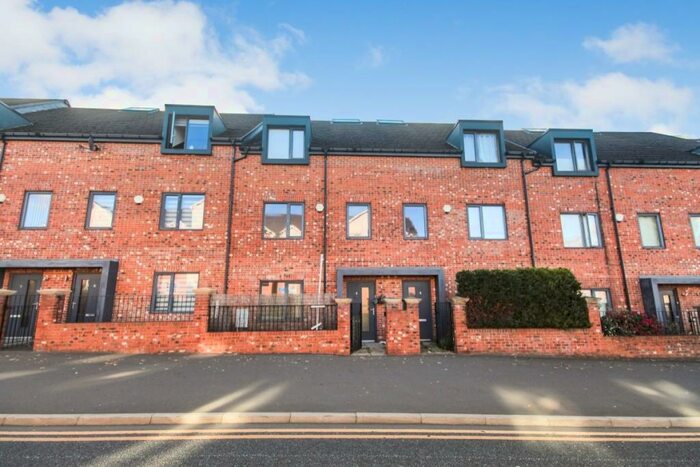 5 Bedroom Terraced House To Rent In Camborne Park, Durham Road, Low Fell, Gateshead, NE8