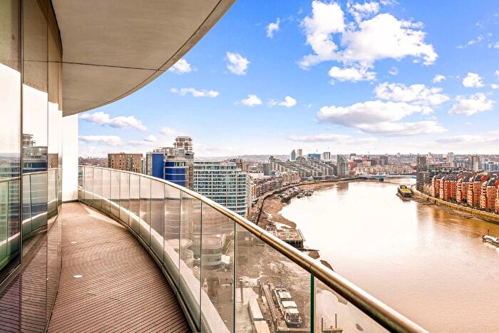 2 Bedroom Flat To Rent In Lombard Road, London, SW11