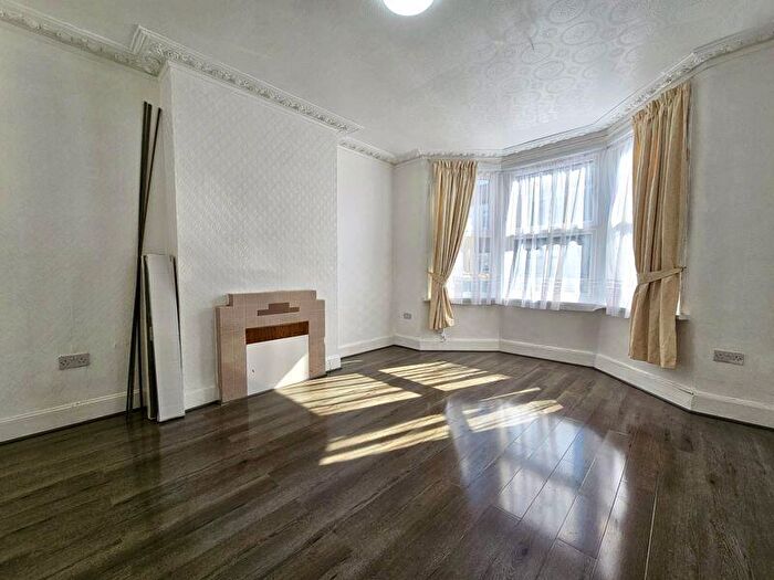 4 Bedroom Detached House To Rent In Whyteville Road, London, E7