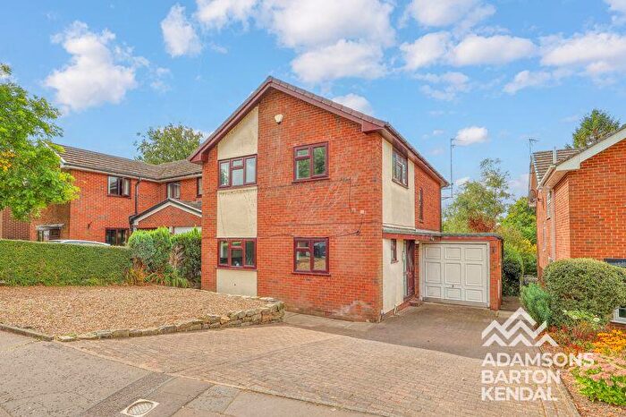 4 Bedroom Detached House For Sale In Lowerfold Way, Shawclough, OL12