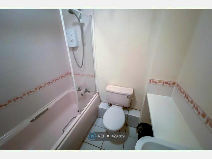 2 Bedroom Flat To Rent In Drapers Fields, Coventry, CV1