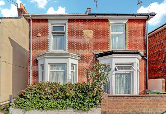 5 Bedroom Property To Rent In Montgomerie Road, Southsea, PO5