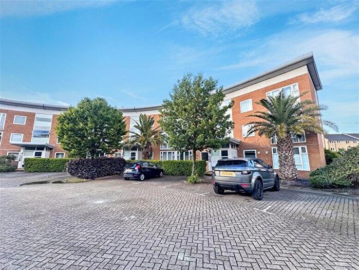 1 Bedroom Flat To Rent In Grimsby Grove, North Woolwich, E16