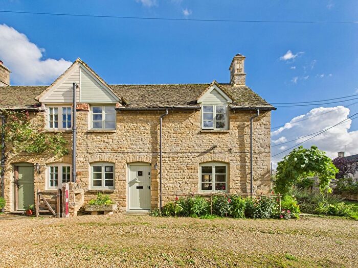 3 Bedroom Semi-detached House For Sale In Green Lane, Milton Under Wychwood, OX7