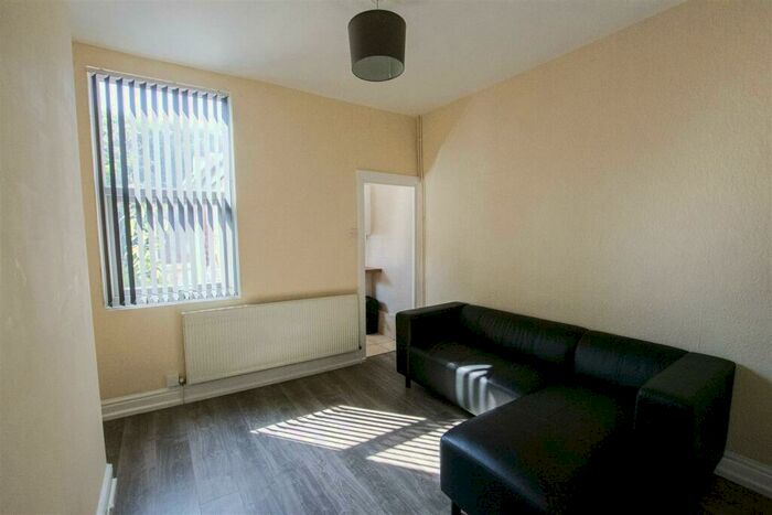 2 Bedroom House To Rent In Gleave Road, Selly Oak, Birmingham, B29