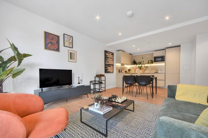 3 Bedroom Flat To Rent In Uncle, Deptford, SE8