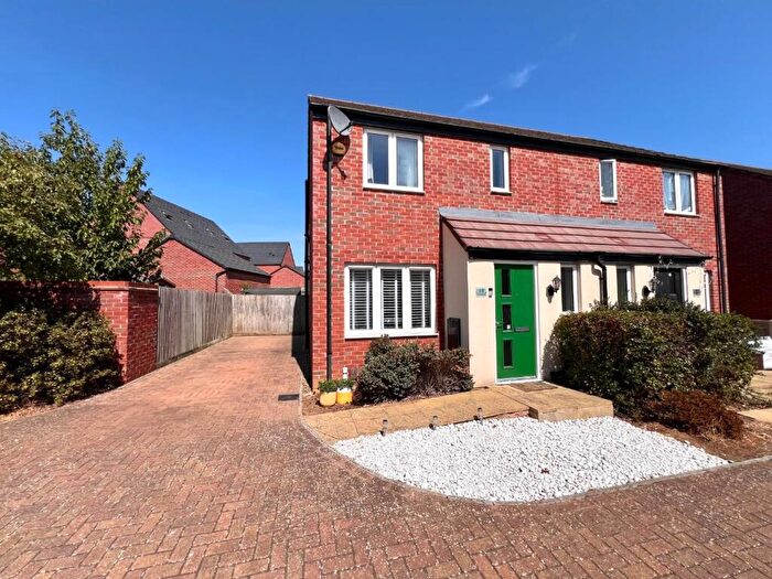 3 Bedroom Semi-Detached House For Sale In Rowthorne Close, St. Crispin, Northampton, NN5