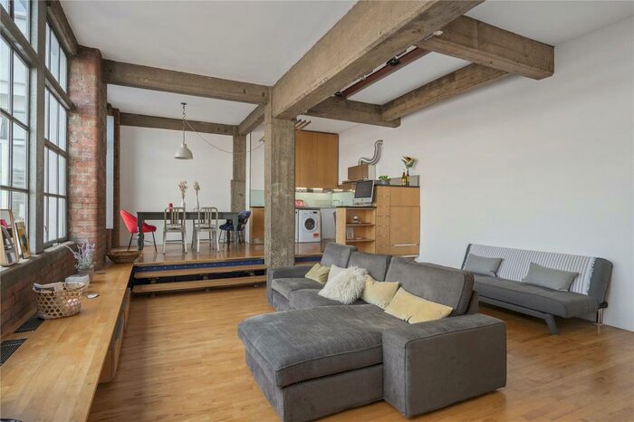1 Bedroom Apartment To Rent In Summers Street, Clerkenwell, London, EC1R