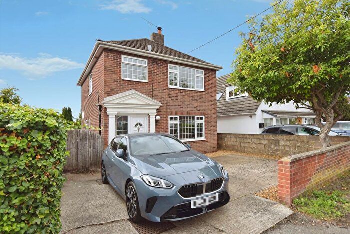 3 Bedroom Detached House For Sale In London Road, Amesbury, SP4