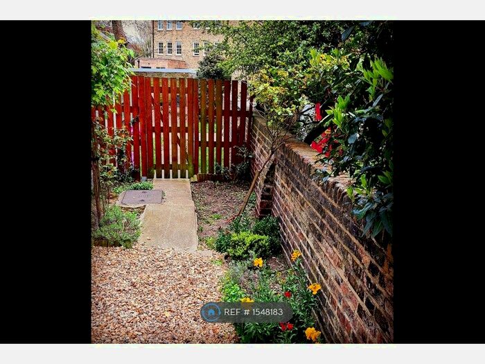 Studio To Rent In St. Pauls Road, London, N1