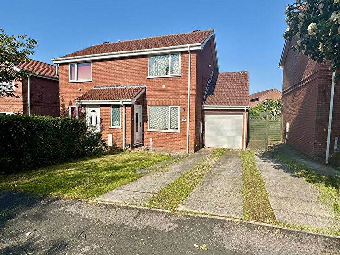 2 Bedroom Semi-detached House To Rent In The Copse, Scarborough, YO12