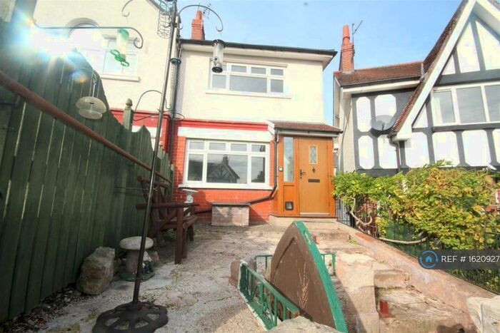 2 Bedroom End Of Terrace House To Rent In The Close, Colwyn Bay, LL29