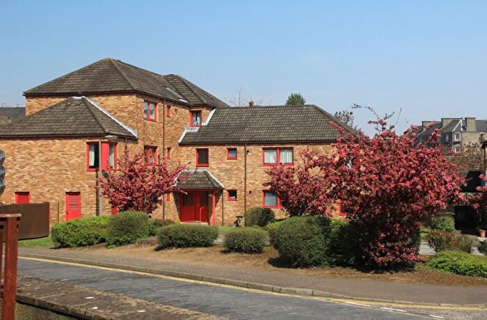 1 Bedroom Flat To Rent In Hillbank Place, Dundee, DD3