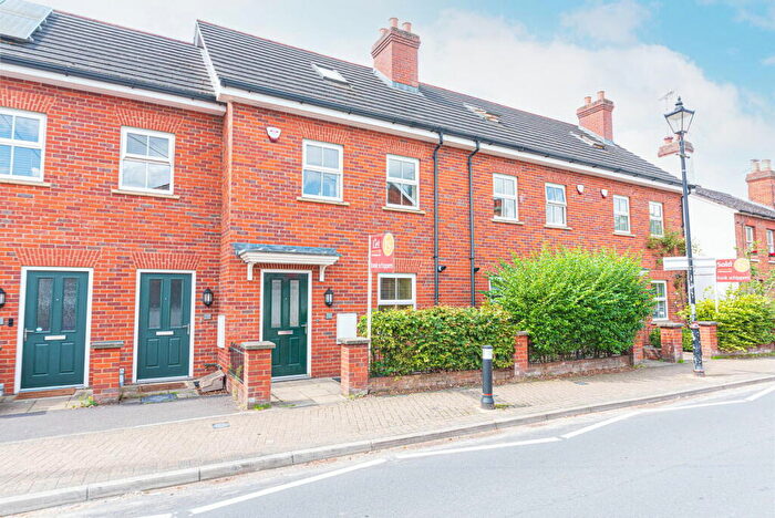 4 Bedroom Town House To Rent In Iron Duke Close, Crowthorne, Berkshire, RG45