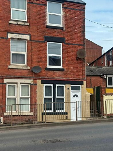 3 Bedroom Terraced House To Rent In Arnold Road, Nottingham, NG6