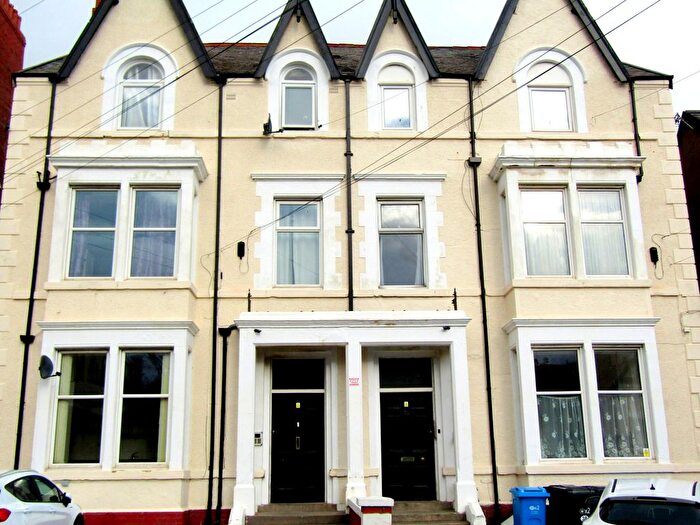 1 Bedroom Flat To Rent In Bath Street, Rhyl, Clwyd, LL18