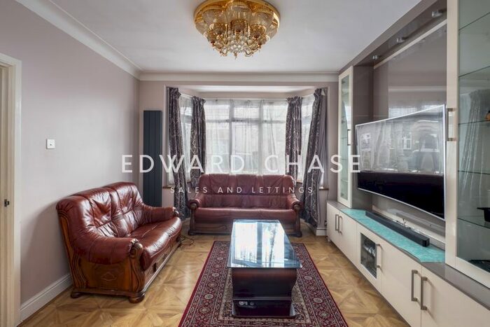 3 Bedroom Terraced House To Rent In Primrose Avenue, Chadwell Heath, RM6