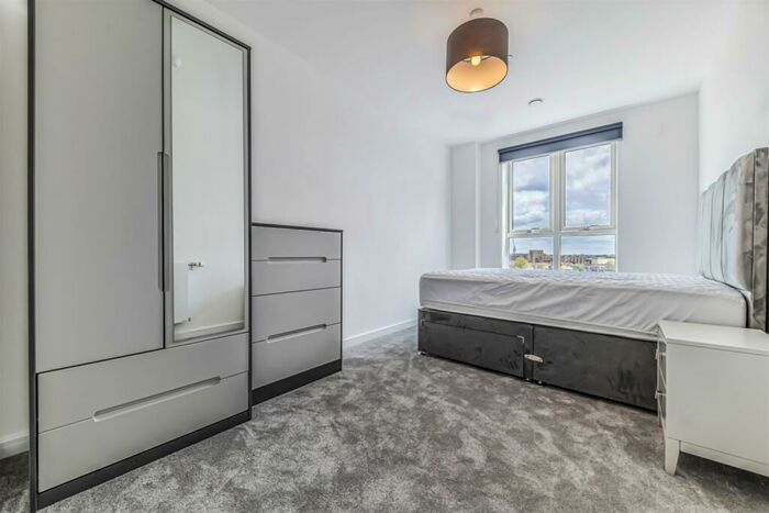 2 Bedroom Apartment To Rent In Bed, Th Floor Lapwing At The Halcyon In Fresh Wharf, IG11