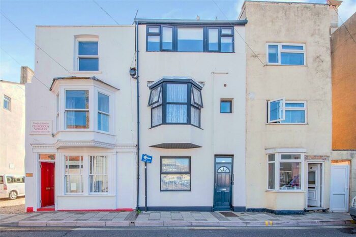 1 Bedroom Flat To Rent In East Street - Weymouth Town Centre, DT4