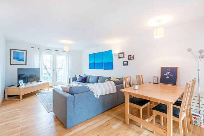 2 Bedroom Flat To Rent In St Pauls Road, Canonbury, London, N1