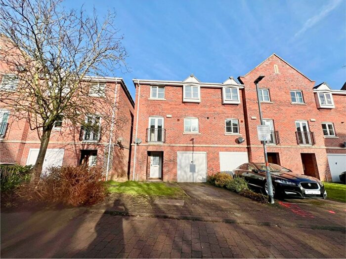 4 Bedroom Property To Rent In Henry Bird Court, Northampton, NN4