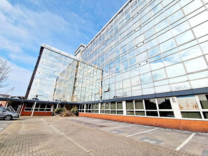 1 Bedroom Flat To Rent In Manchester Road, Roberts House, WA14