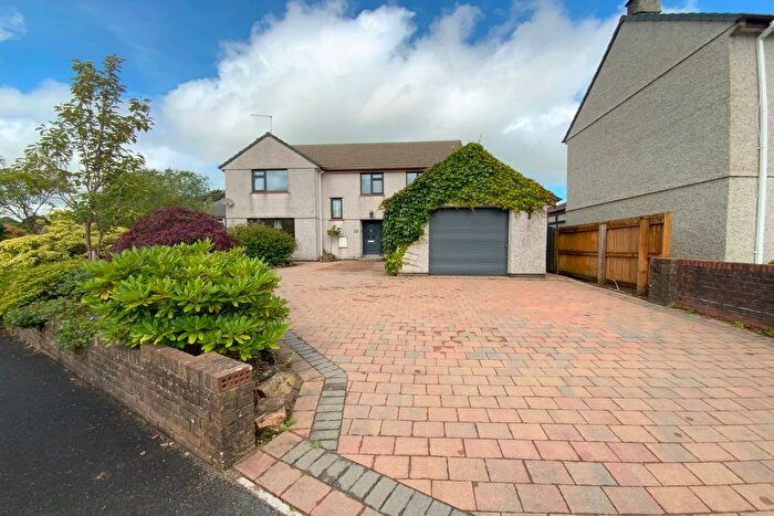 4 Bedroom Semi-Detached House To Rent In The Dell, Tavistock, PL19