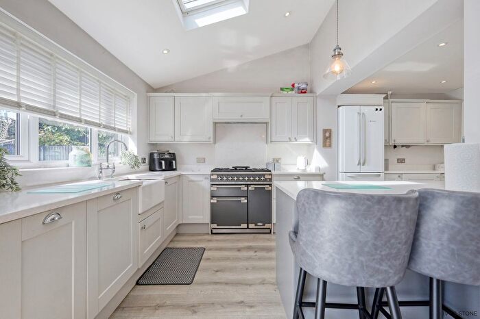 3 Bedroom Semi-Detached House For Sale In Woodhouse Lane, Broomfield, Chelmsford, Essex, CM1